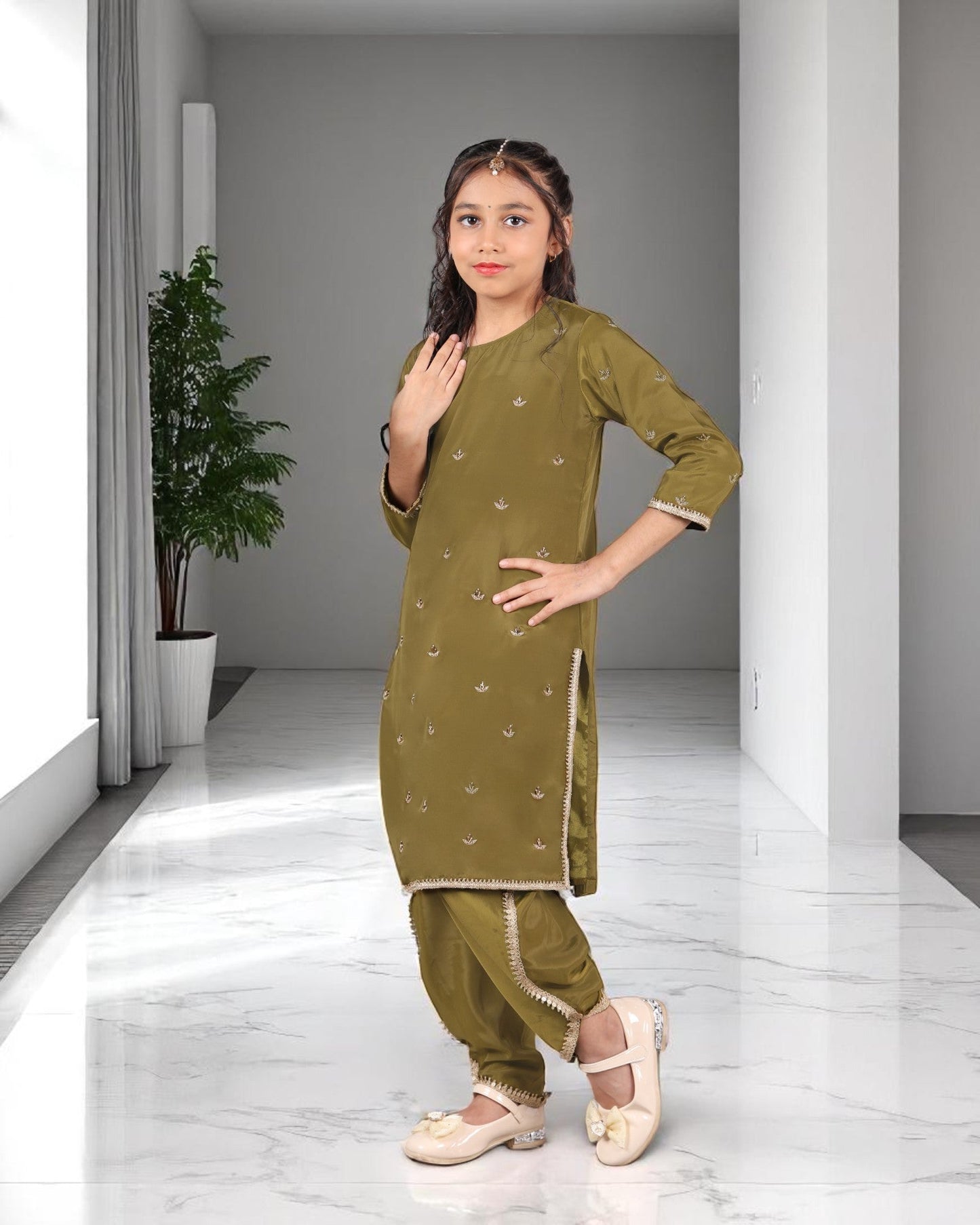 Jashmanara Girls’ Ethnic 3-Piece Tulip Pant Suit – French Crepe, Handwork & Lace