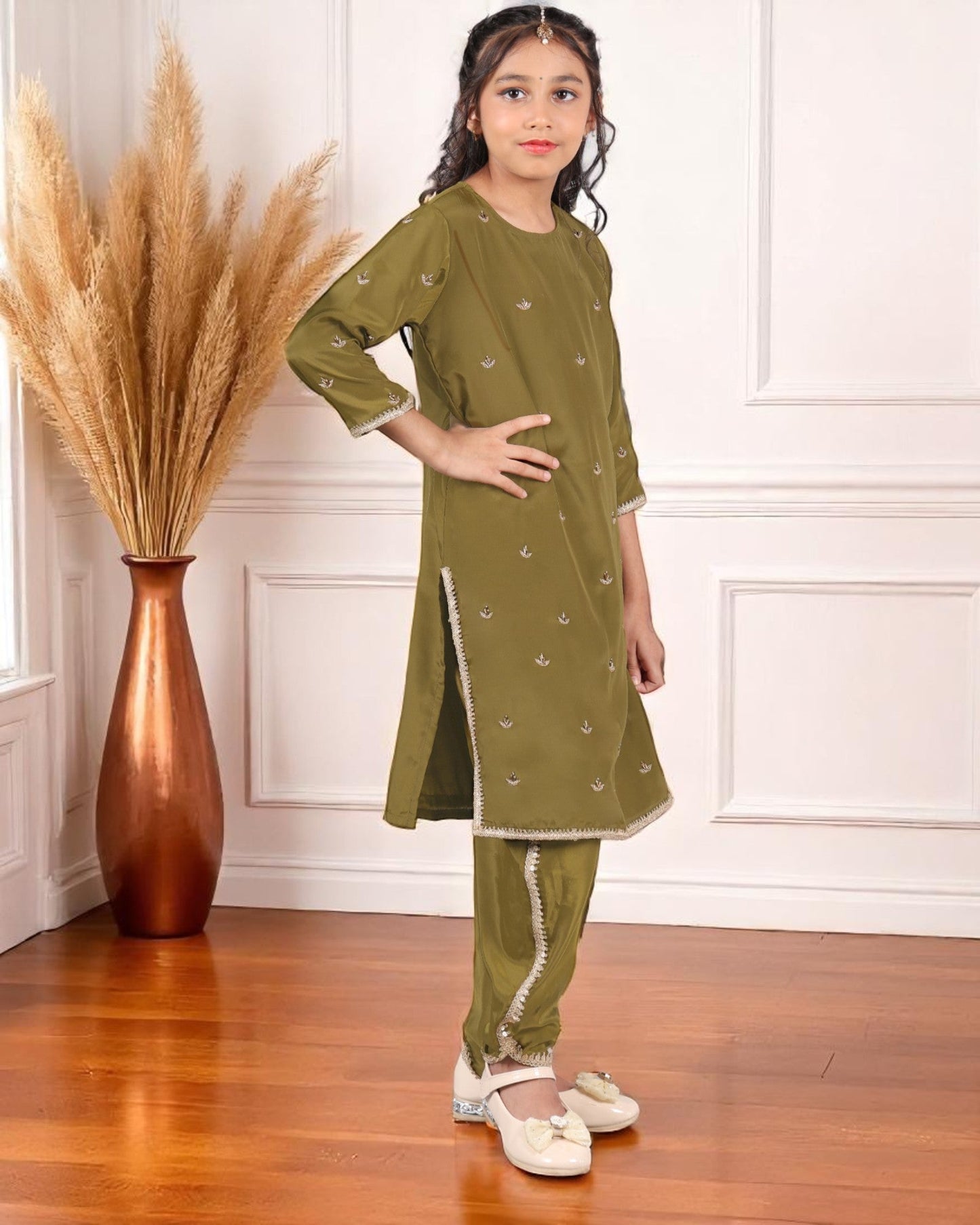 Jashmanara Girls’ Ethnic 3-Piece Tulip Pant Suit – French Crepe, Handwork & Lace